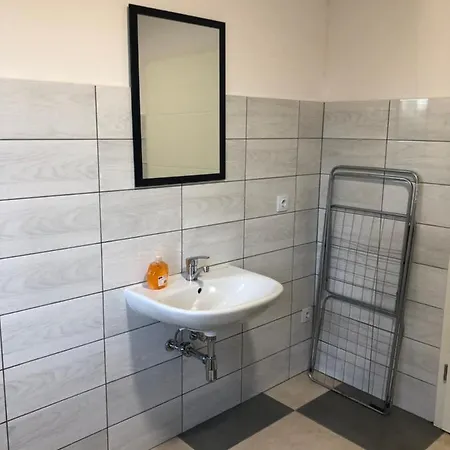 Hostel „ringstrasse „ *
